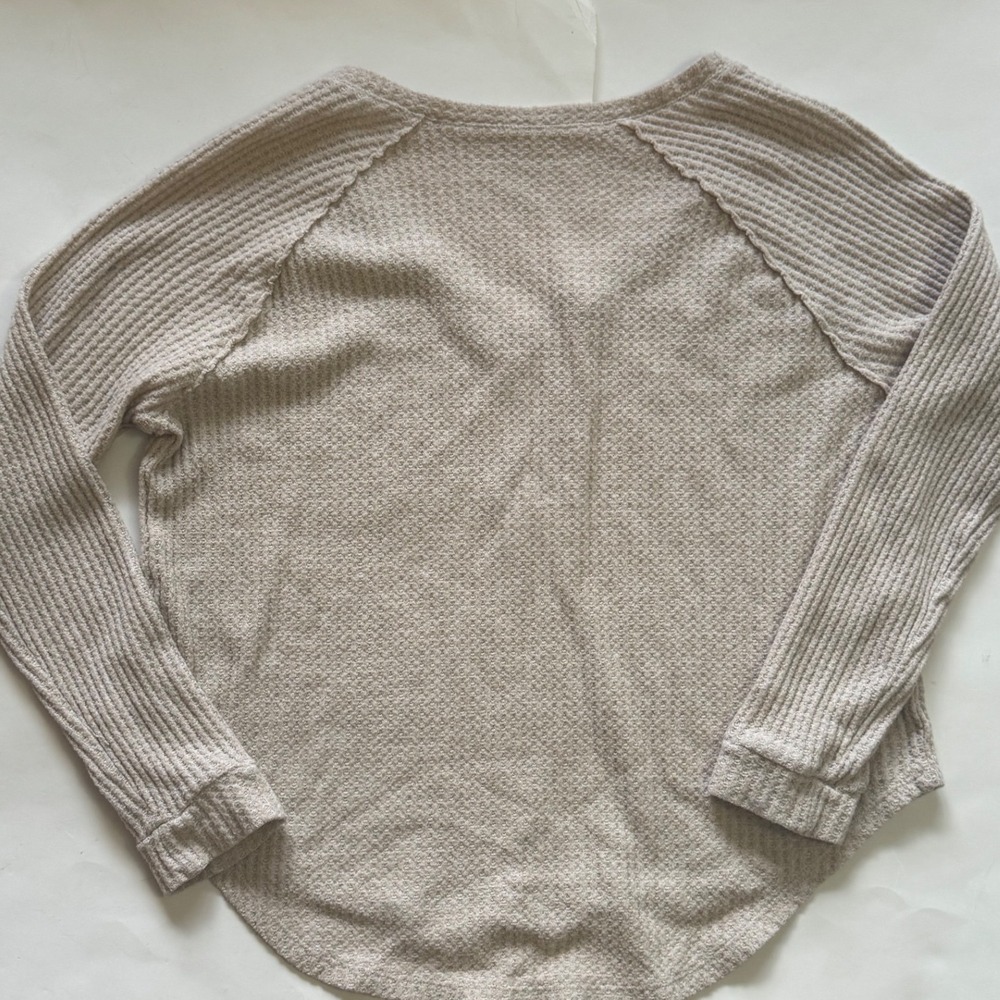 American Eagle Soft & Sexy Plush Waffle Knit V-Neck Top Beige Small - Picture 7 of 7